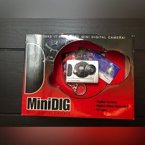MINIDIG Silver Digital Camera